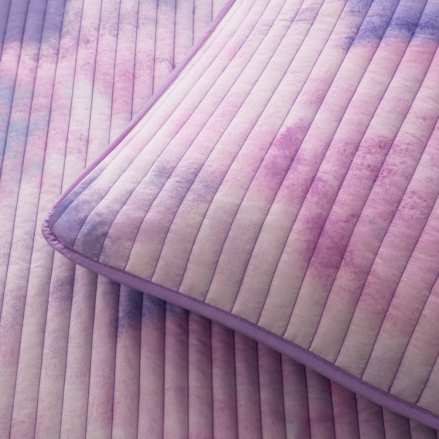 Cassiopeia Watercolor Tie Dye Printed Quilt Set with Throw Pillow