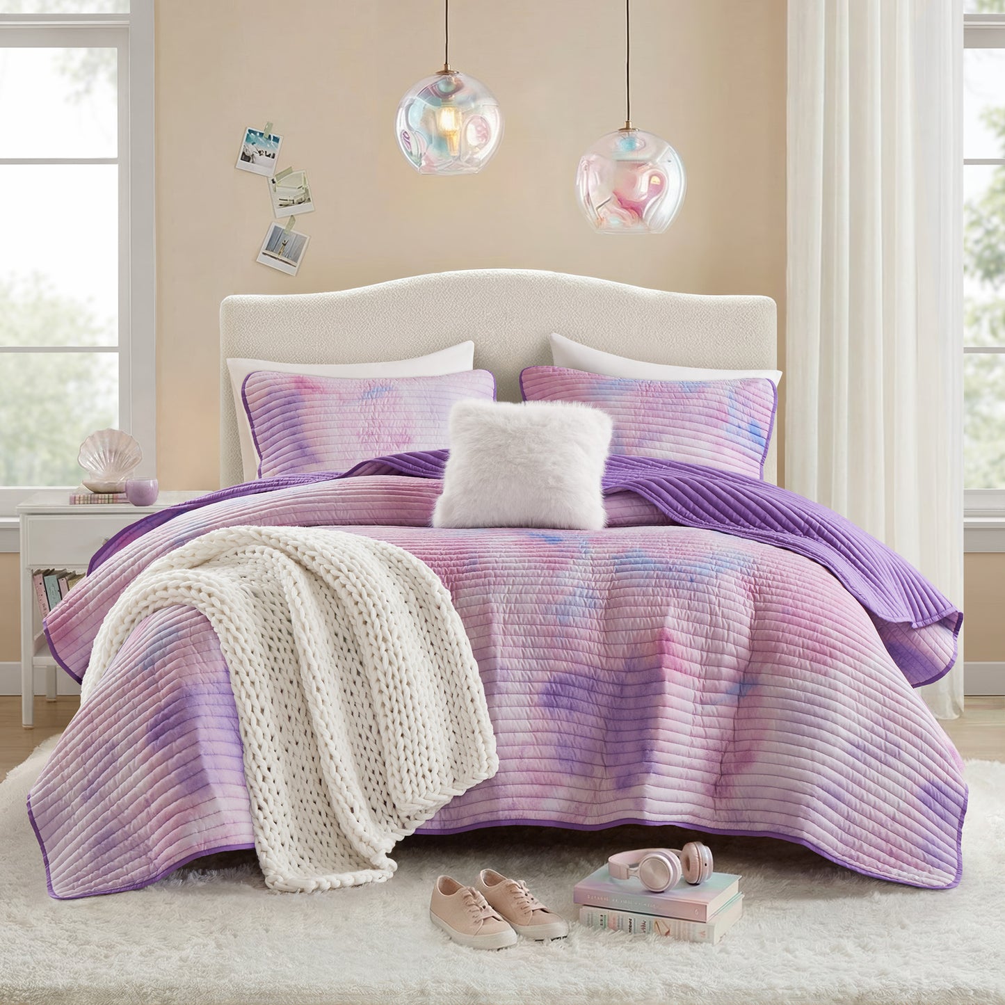 Cassiopeia Watercolor Tie Dye Printed Quilt Set with Throw Pillow