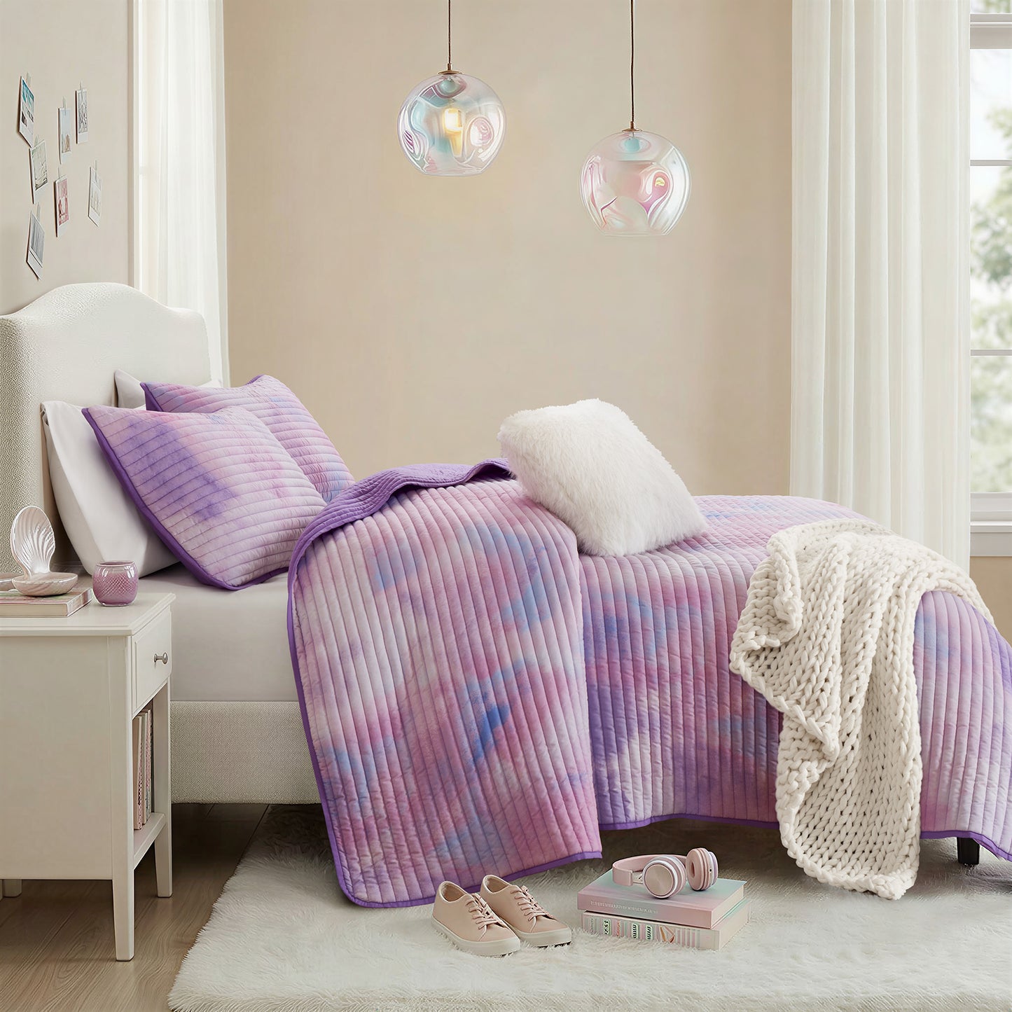 Cassiopeia Watercolor Tie Dye Printed Quilt Set with Throw Pillow