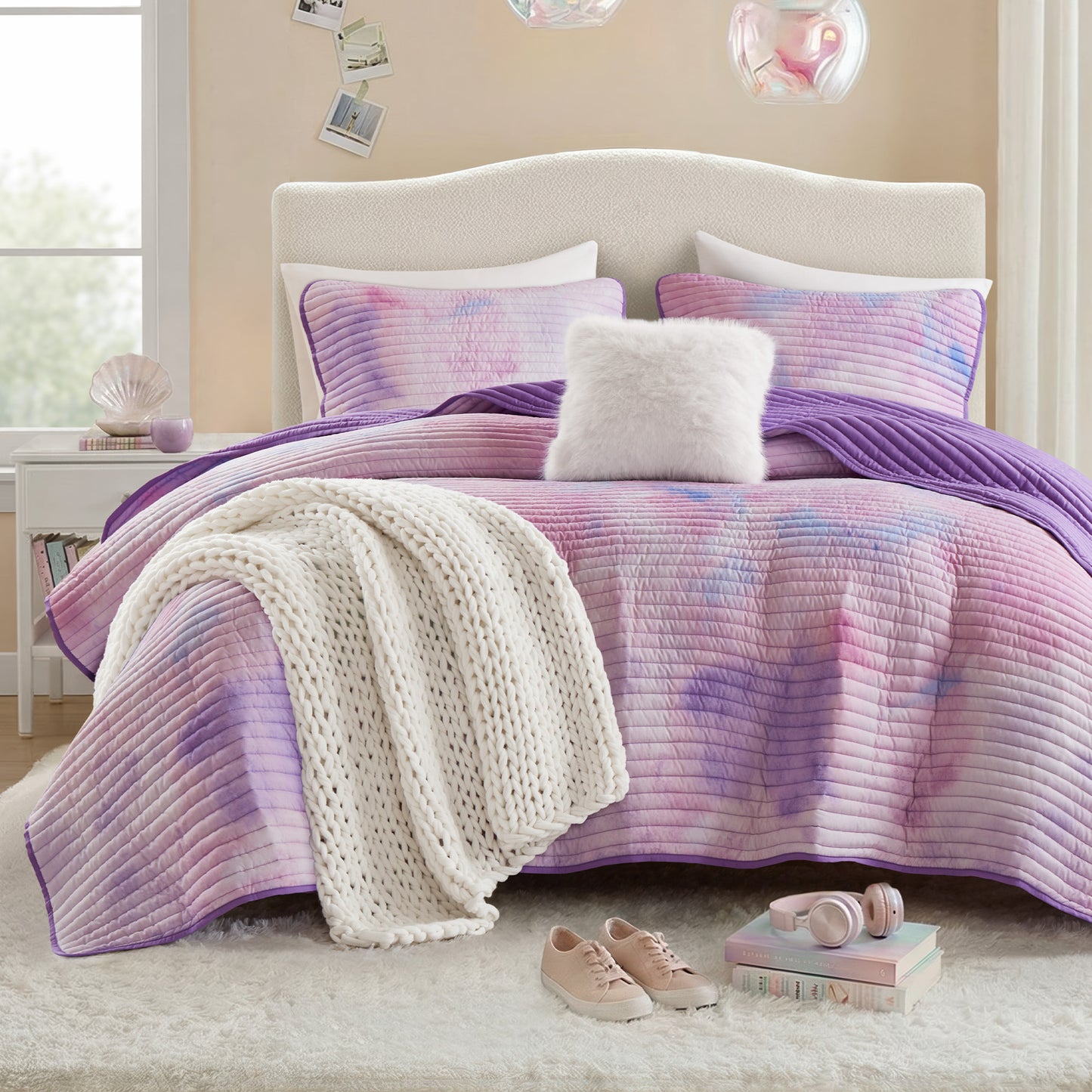 Cassiopeia Watercolor Tie Dye Printed Quilt Set with Throw Pillow
