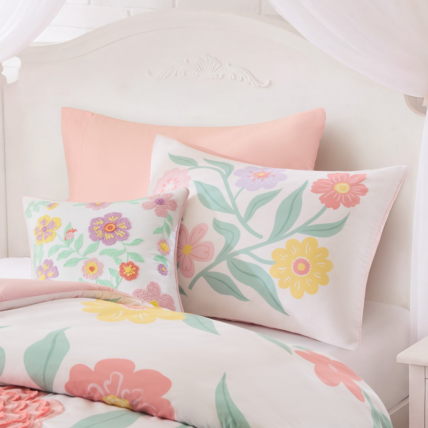 Floral Fringe Trimmed Plush Embroidery Comforter Set (with Embroidered Decorative Pillow)