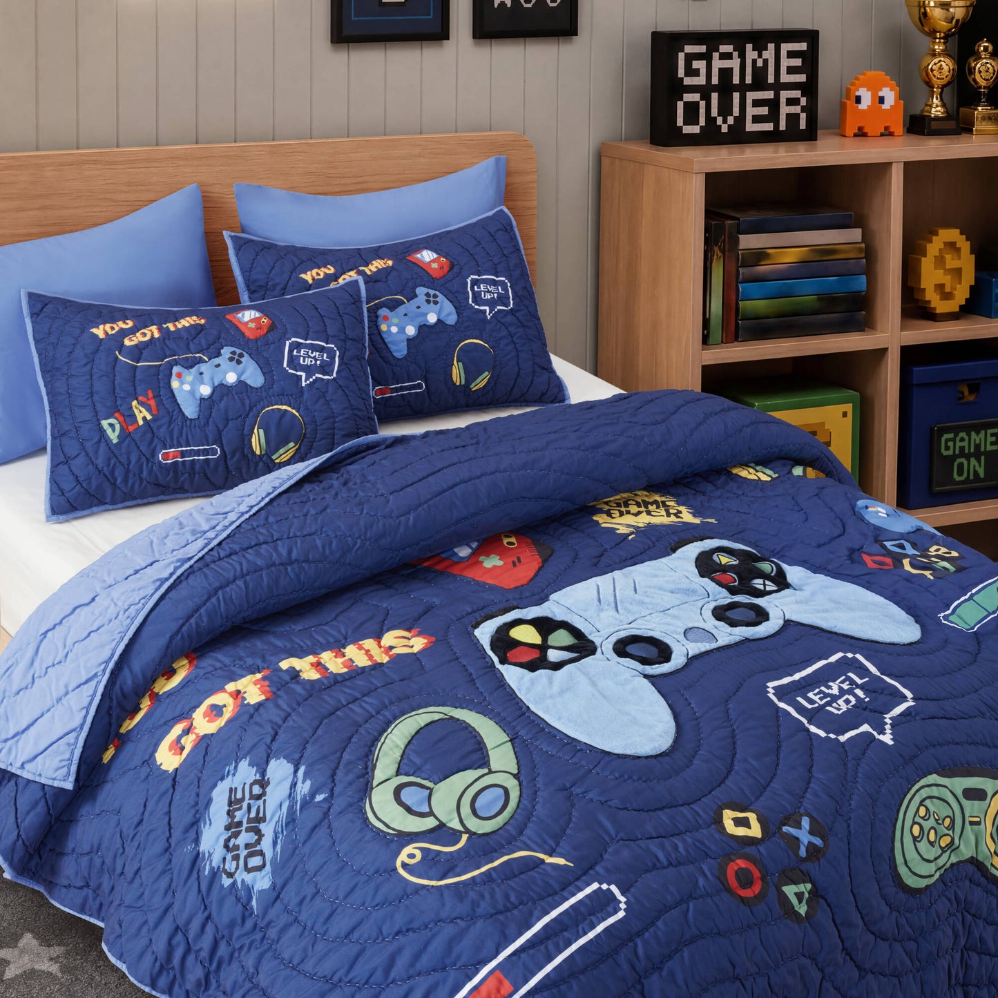 Game Controller 3D Hand-stitched Quilt Set (with Game Controller Shaped Decorative Pillow)