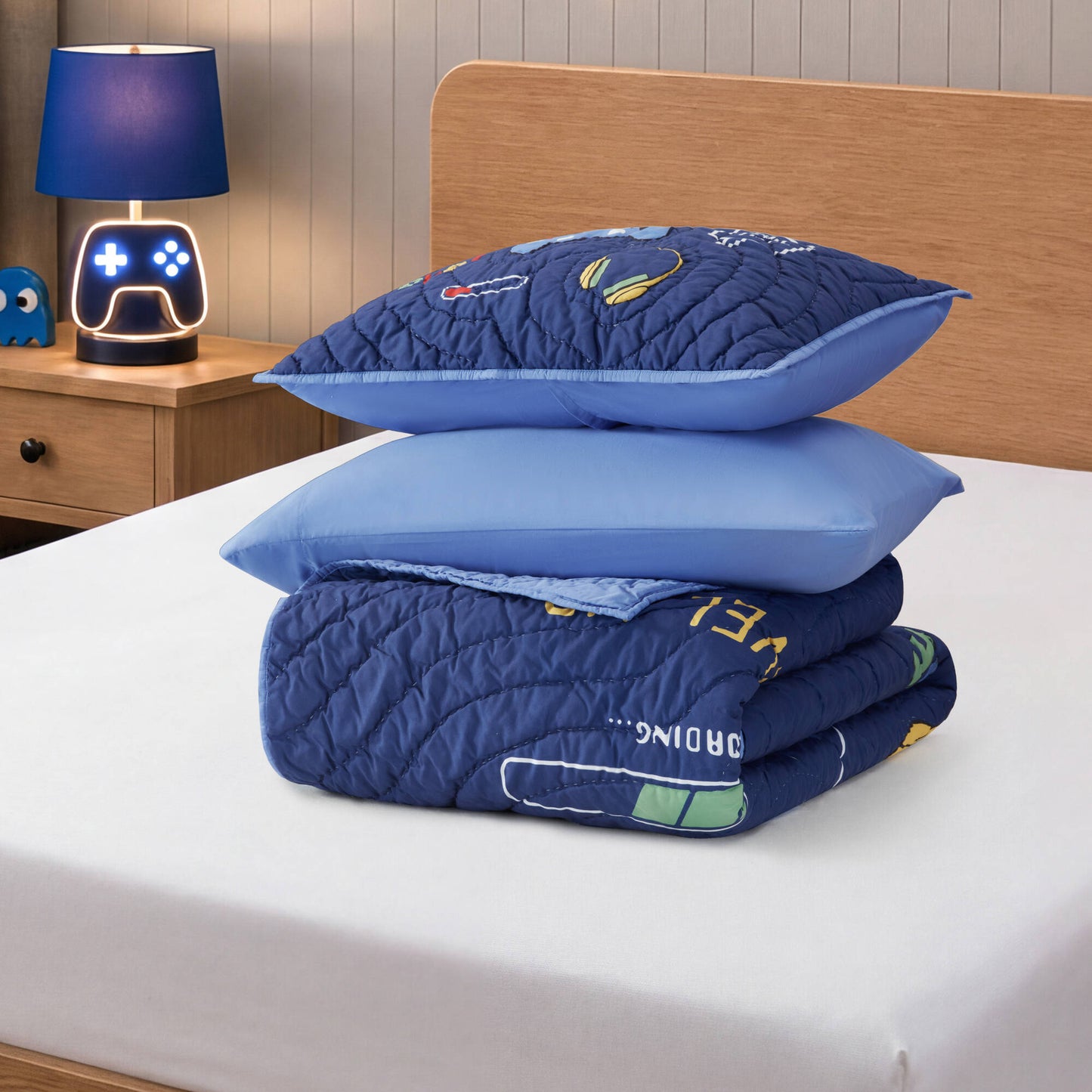 Game Controller 3D Hand-stitched Quilt Set (with Game Controller Shaped Decorative Pillow)