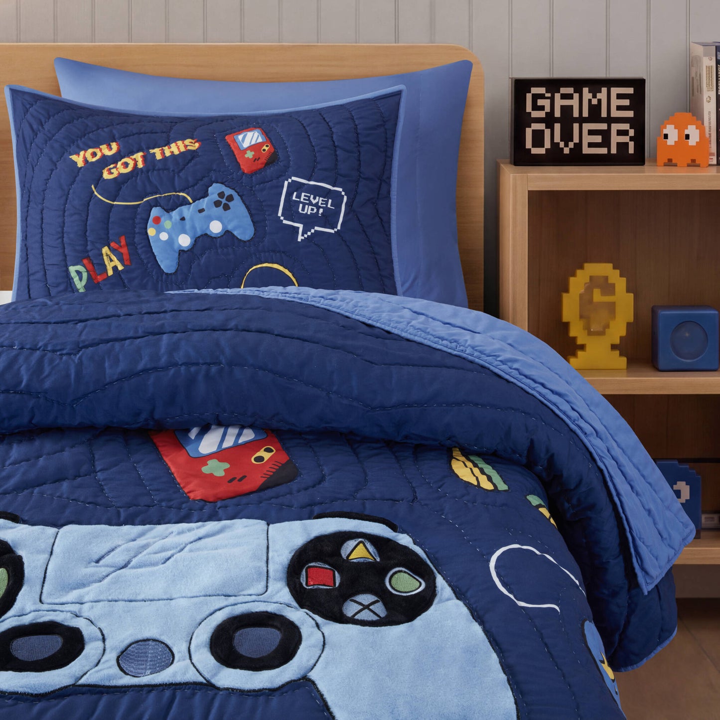 Game Controller 3D Hand-stitched Quilt Set (with Game Controller Shaped Decorative Pillow)