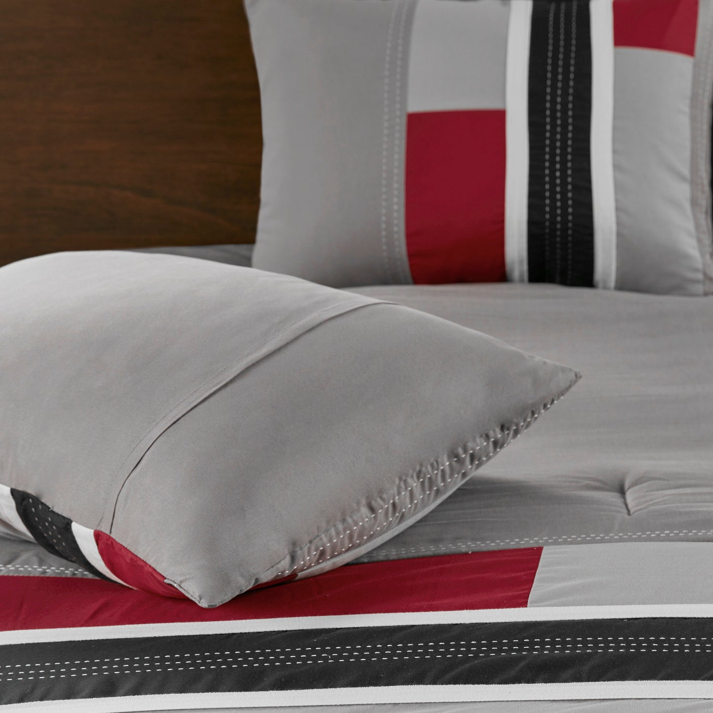 Pipeline Comforter Set