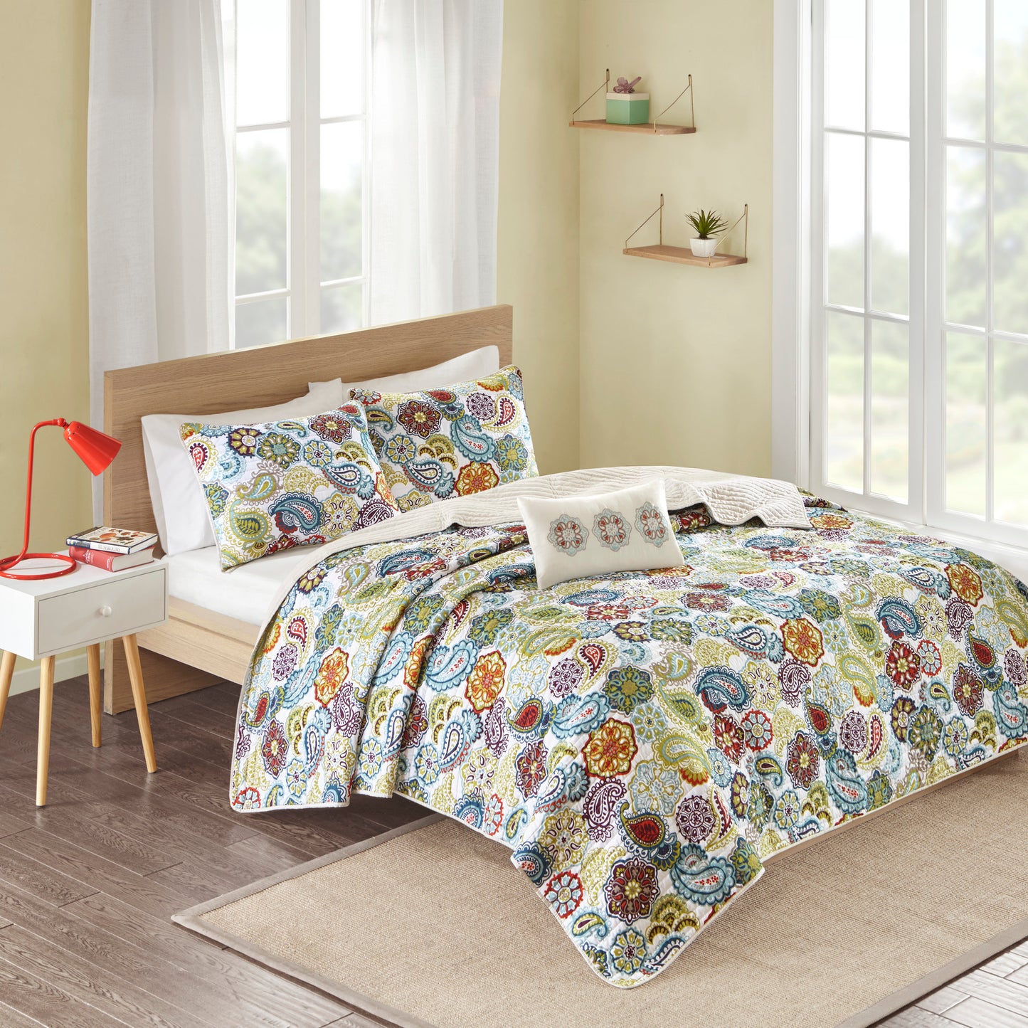 Tamil Reversible Paisley Quilt Set with Throw Pillow