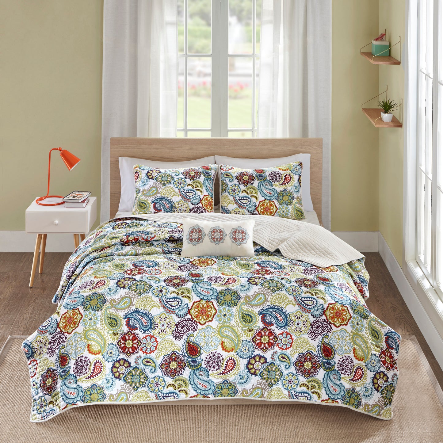 Tamil Reversible Paisley Quilt Set with Throw Pillow