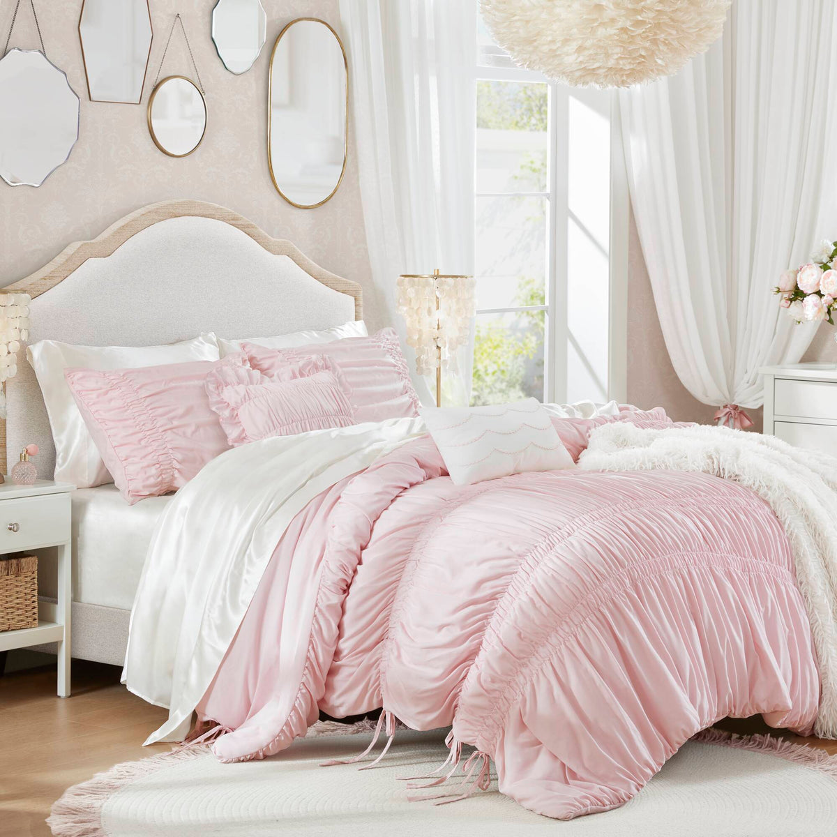 Ivy Sweet Ruched Design 4-Piece Comforter Set