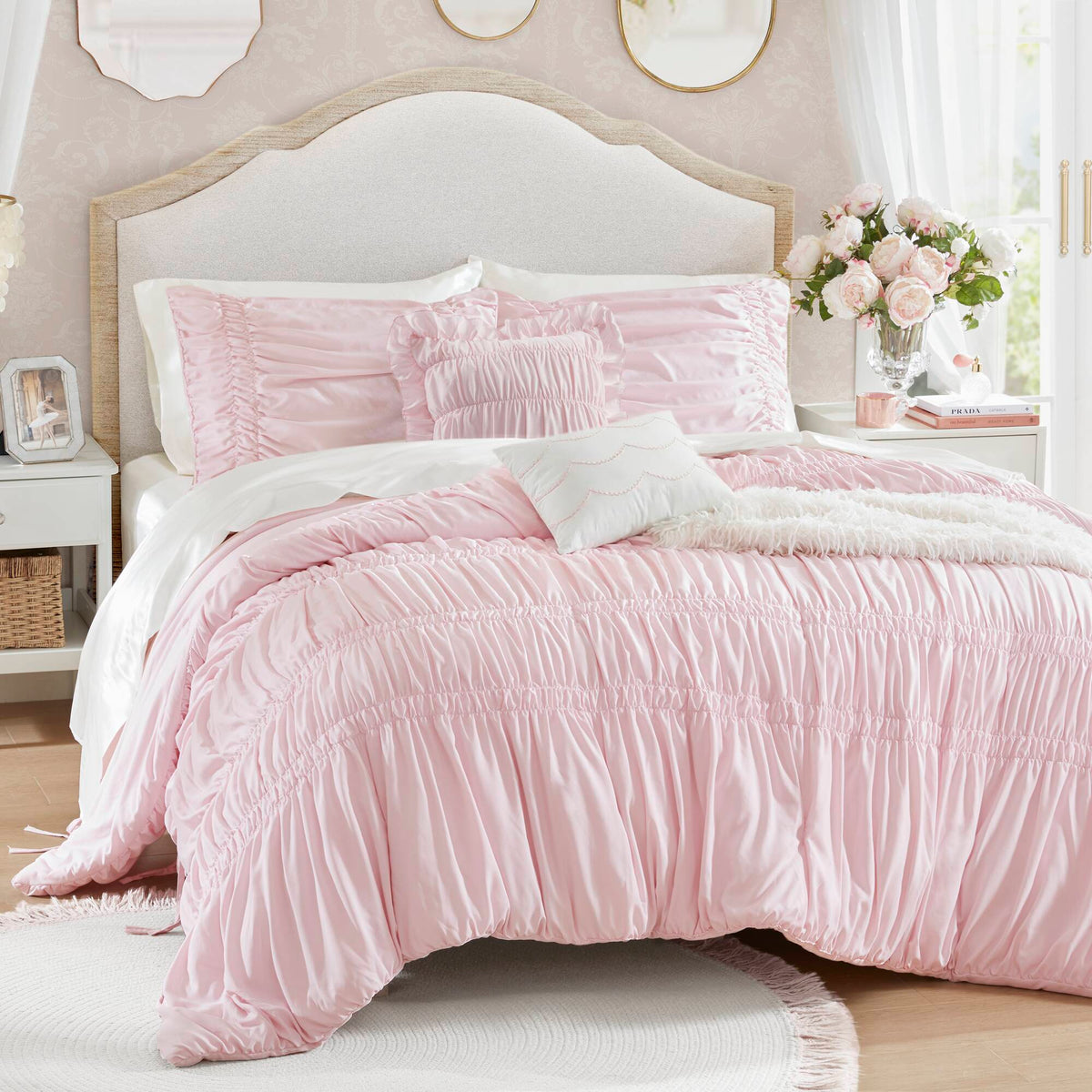 Ivy Sweet Ruched Design 4-Piece Comforter Set