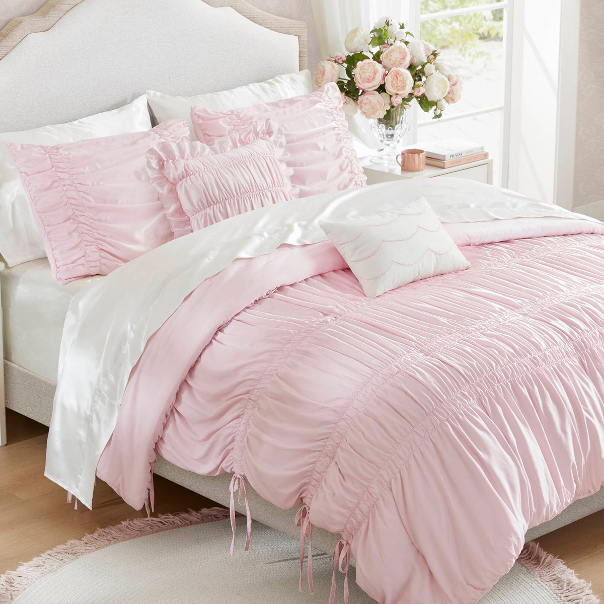 Ivy Sweet Ruched Design 4-Piece Comforter Set