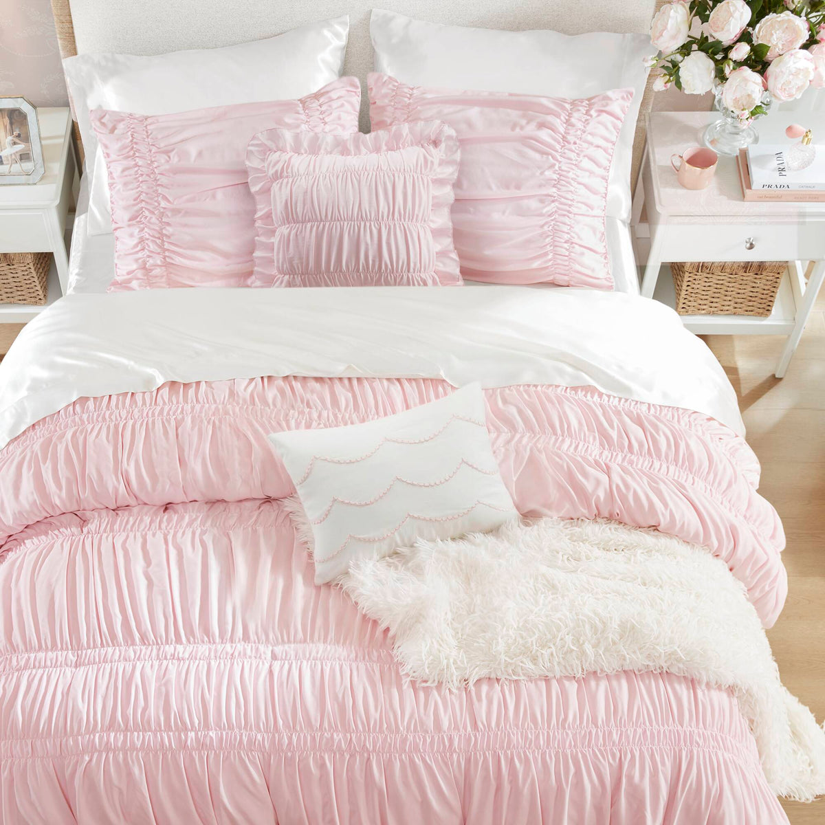 Ivy Sweet Ruched Design 4-Piece Comforter Set