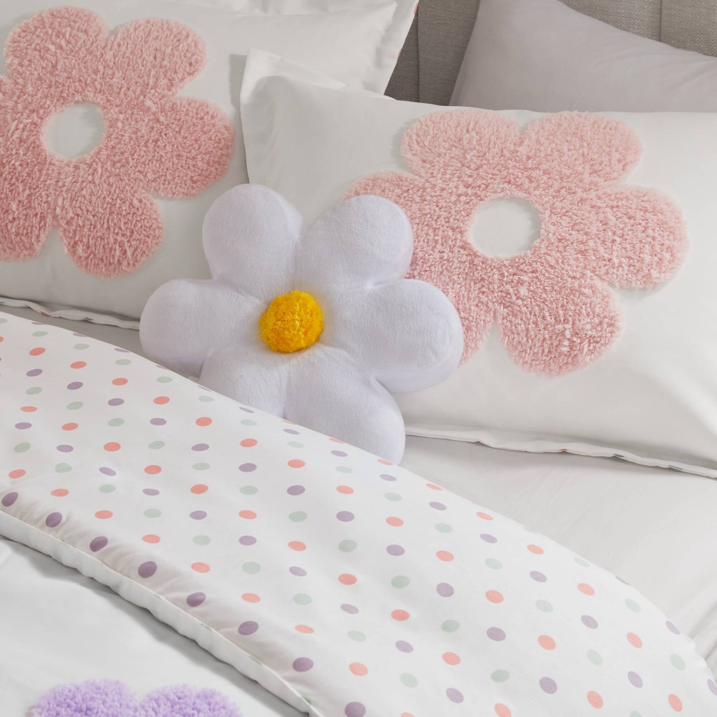 Gracie Floral Reversible Tufted Chenille Comforter Set with Flower Throw Pillow