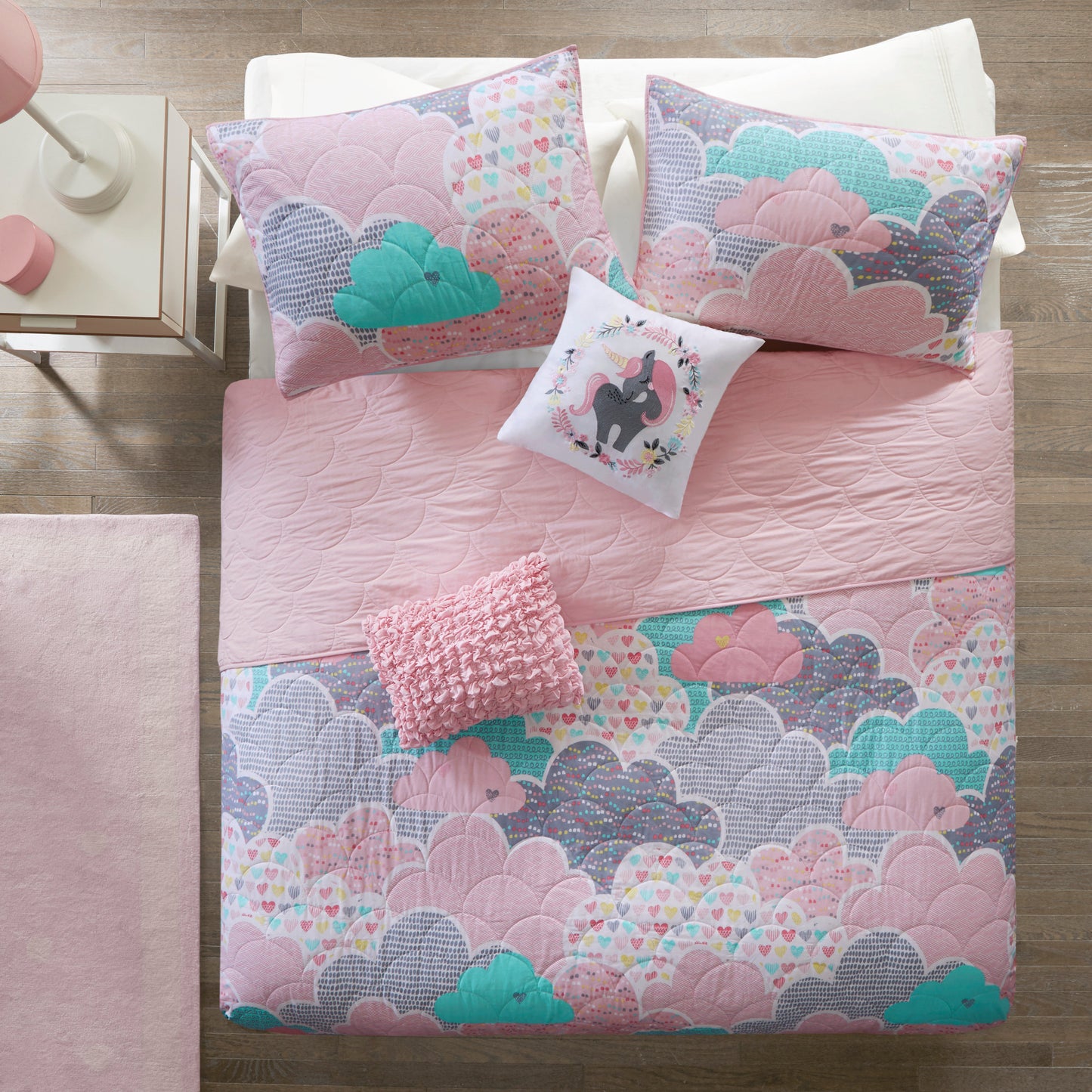 Cloud Reversible Cotton Quilt Set with Throw Pillows
