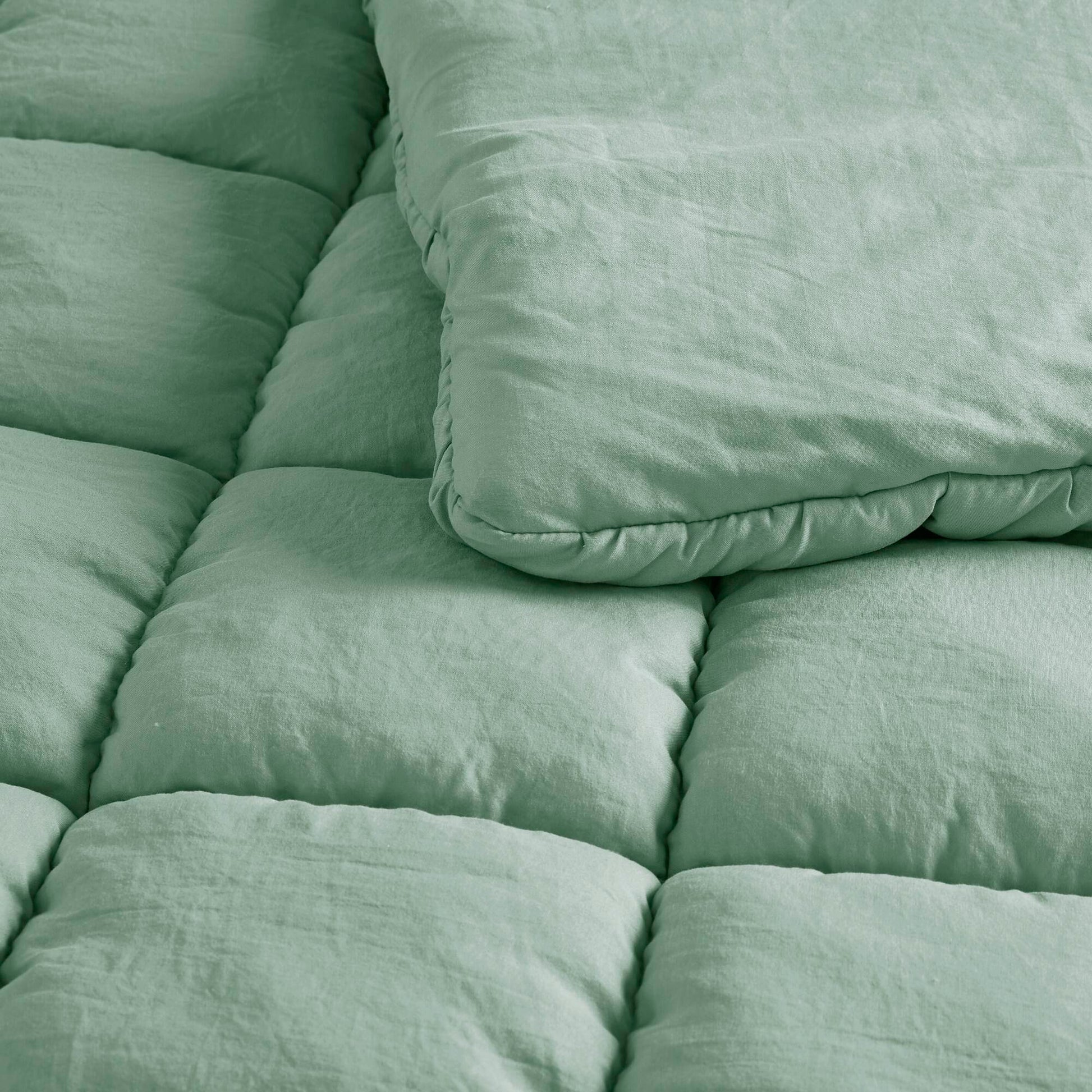 Intelligent Design Down Alternative Comforter Set
