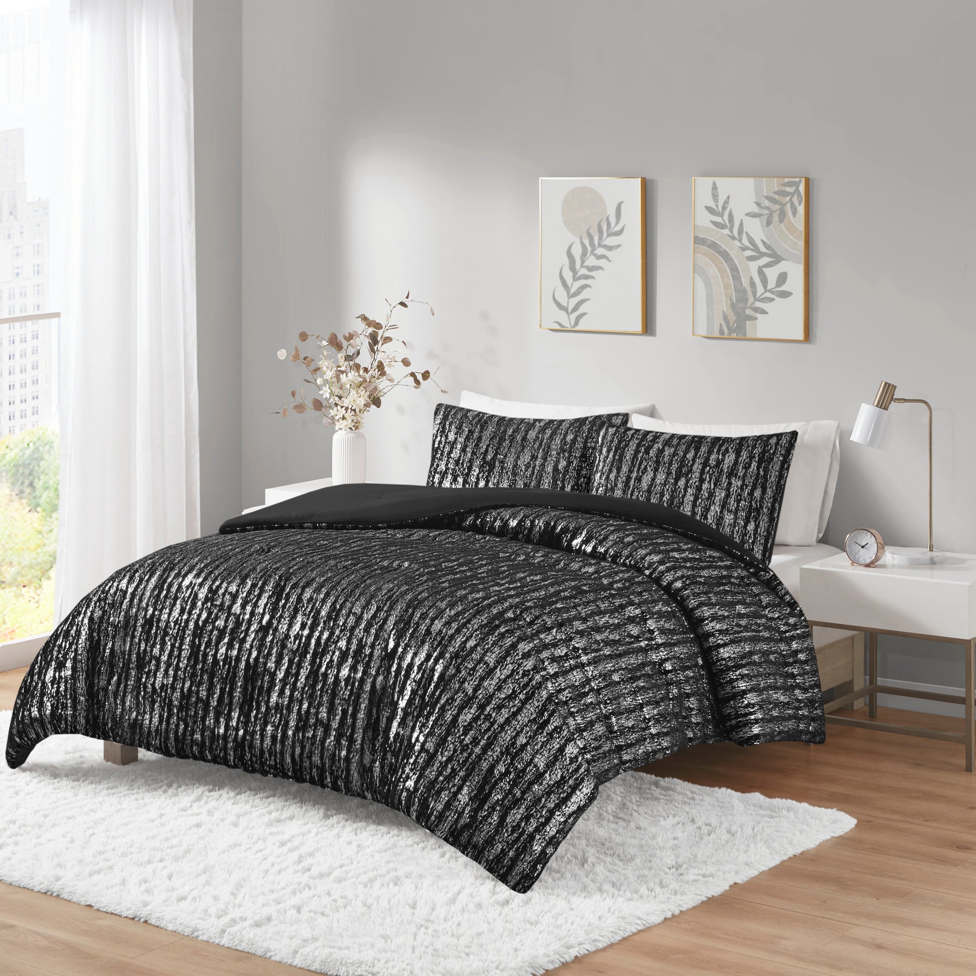 Intelligent Design Metallic Print Faux Fur Comforter Set