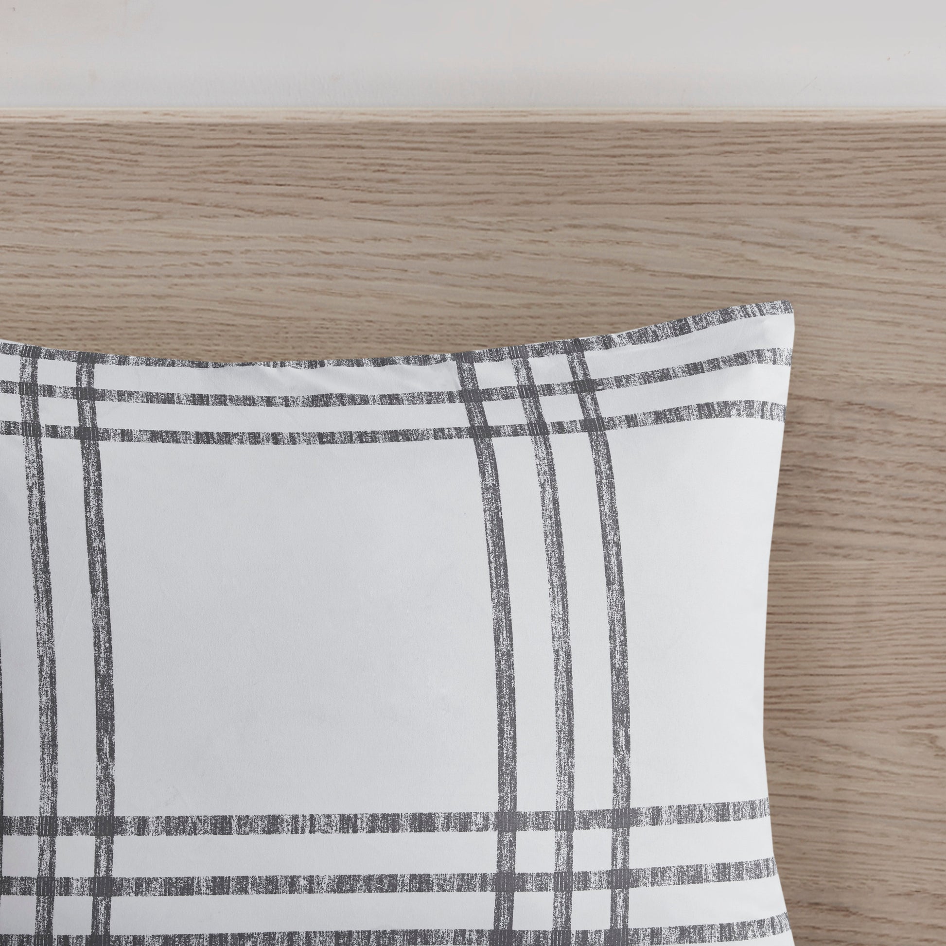 Intelligent Design Plaid Reversible Comforter Set