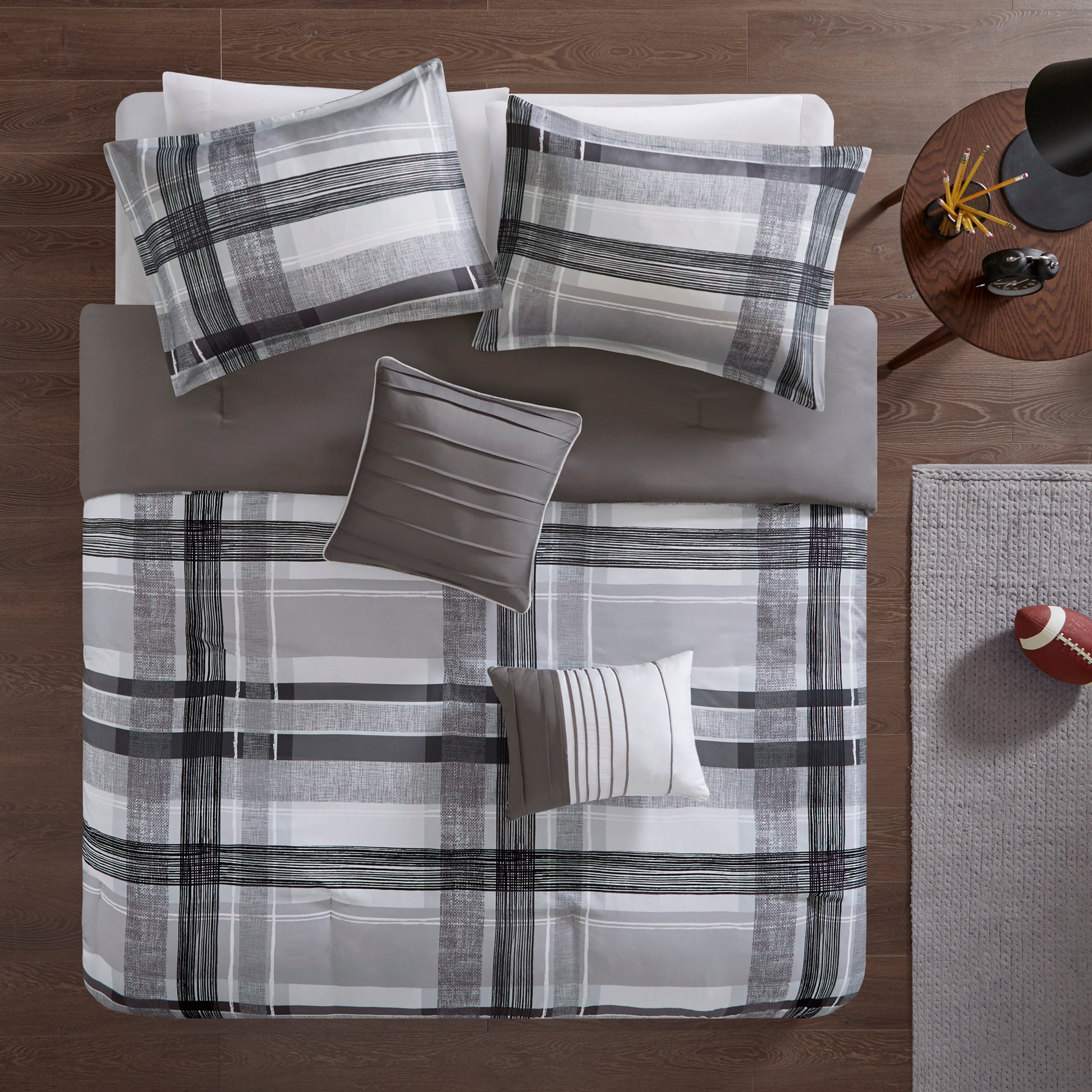 Intelligent Design Plaid Comforter Set