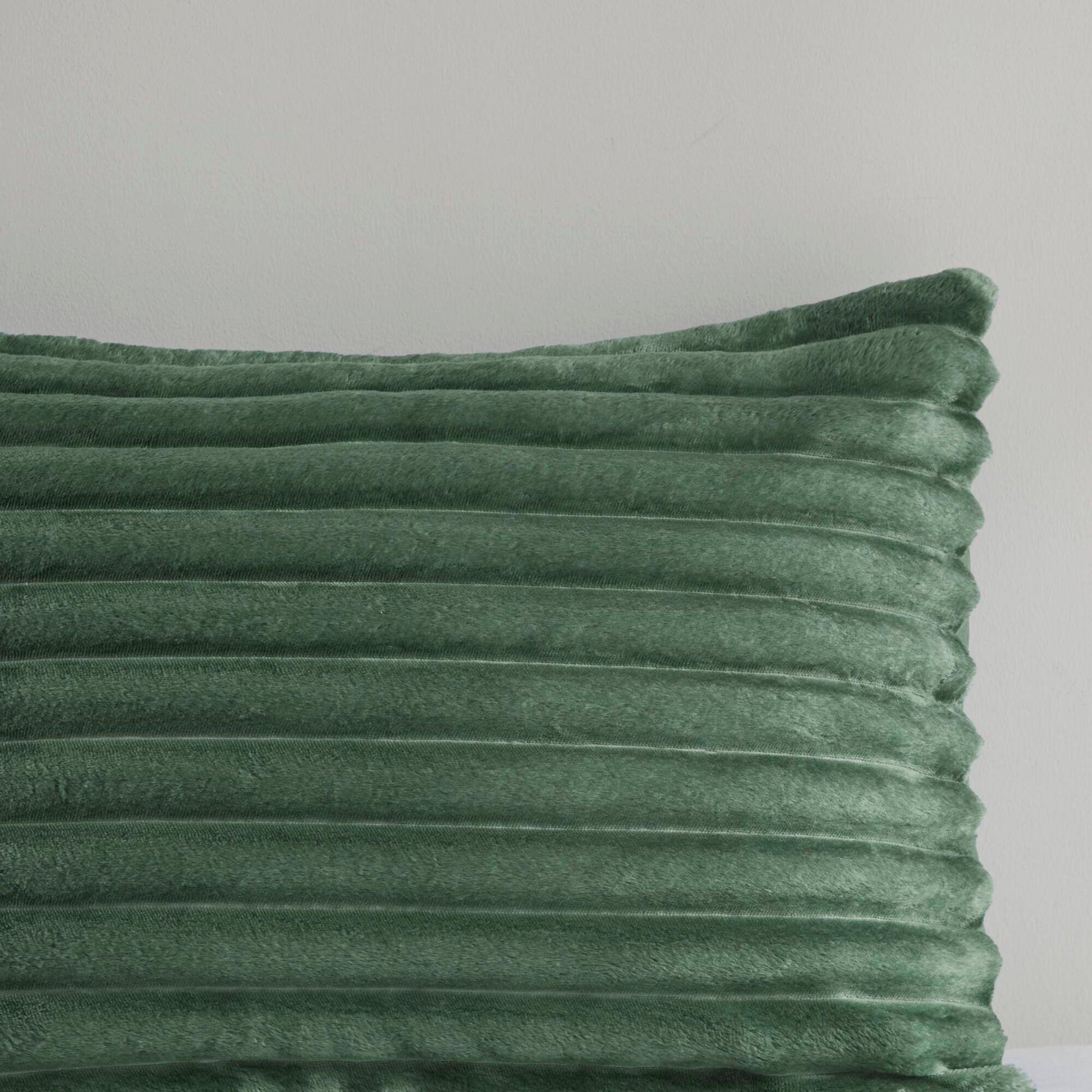 Intelligent Design 3 Piece Corded Plush Comforter Set