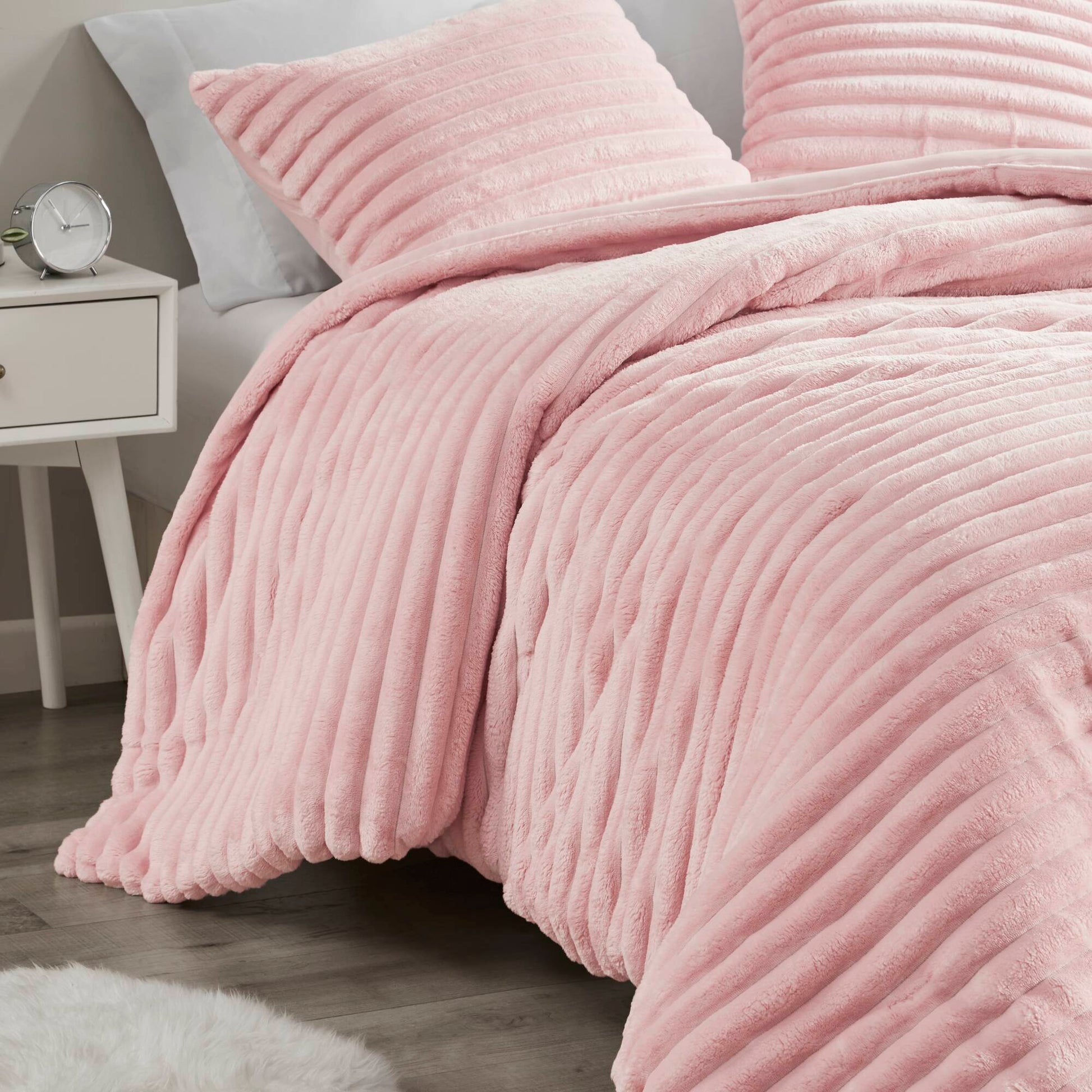 Intelligent Design 3 Piece Corded Plush Comforter Set