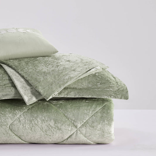 Intelligent Design Velvet Duvet Cover Set with Throw Pillow