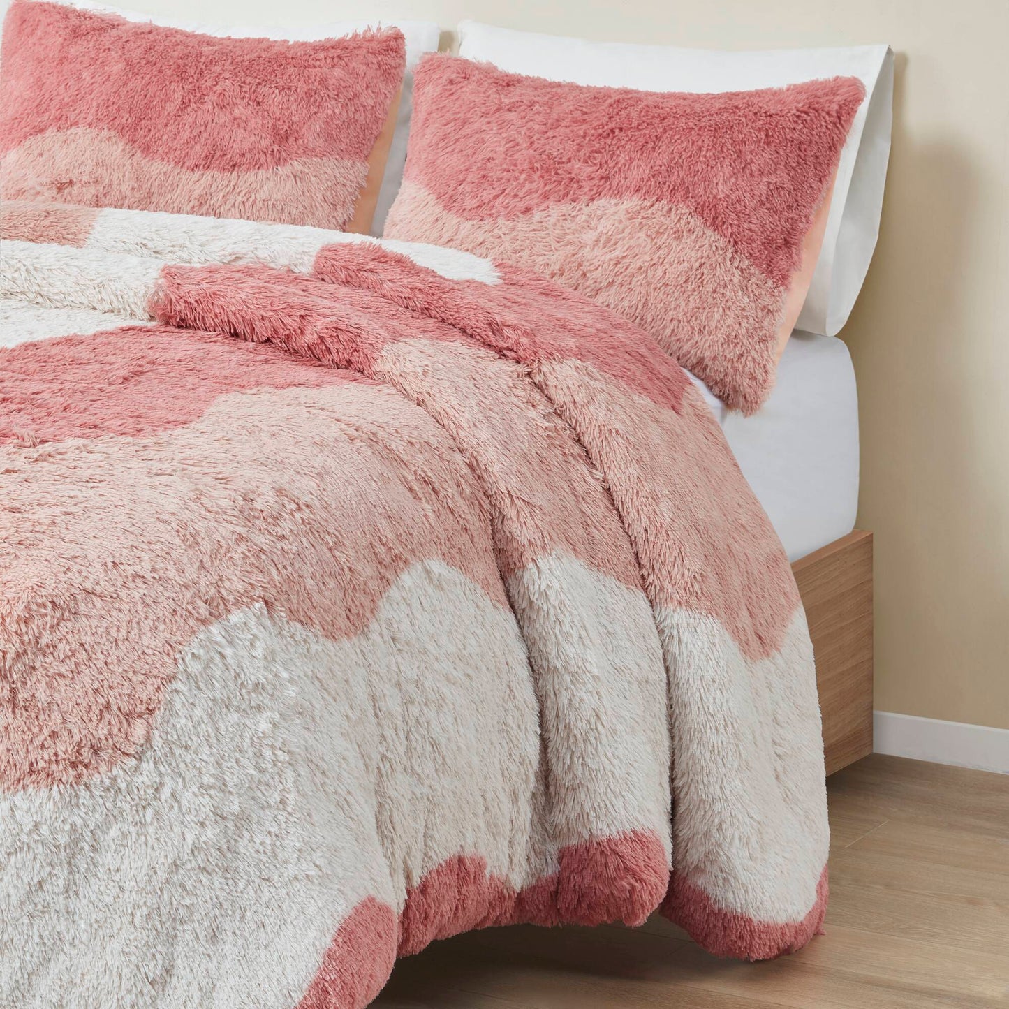 Cassie Ombre Shaggy Faux Fur Duvet Cover Set