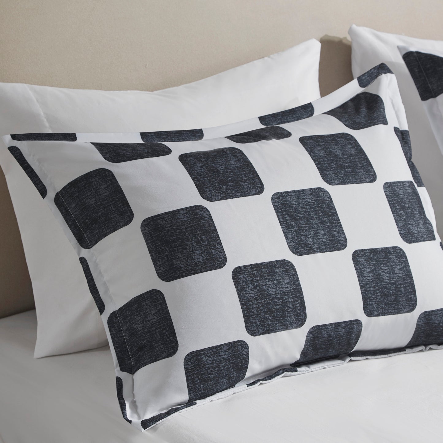 Miley Checkered Comforter Set