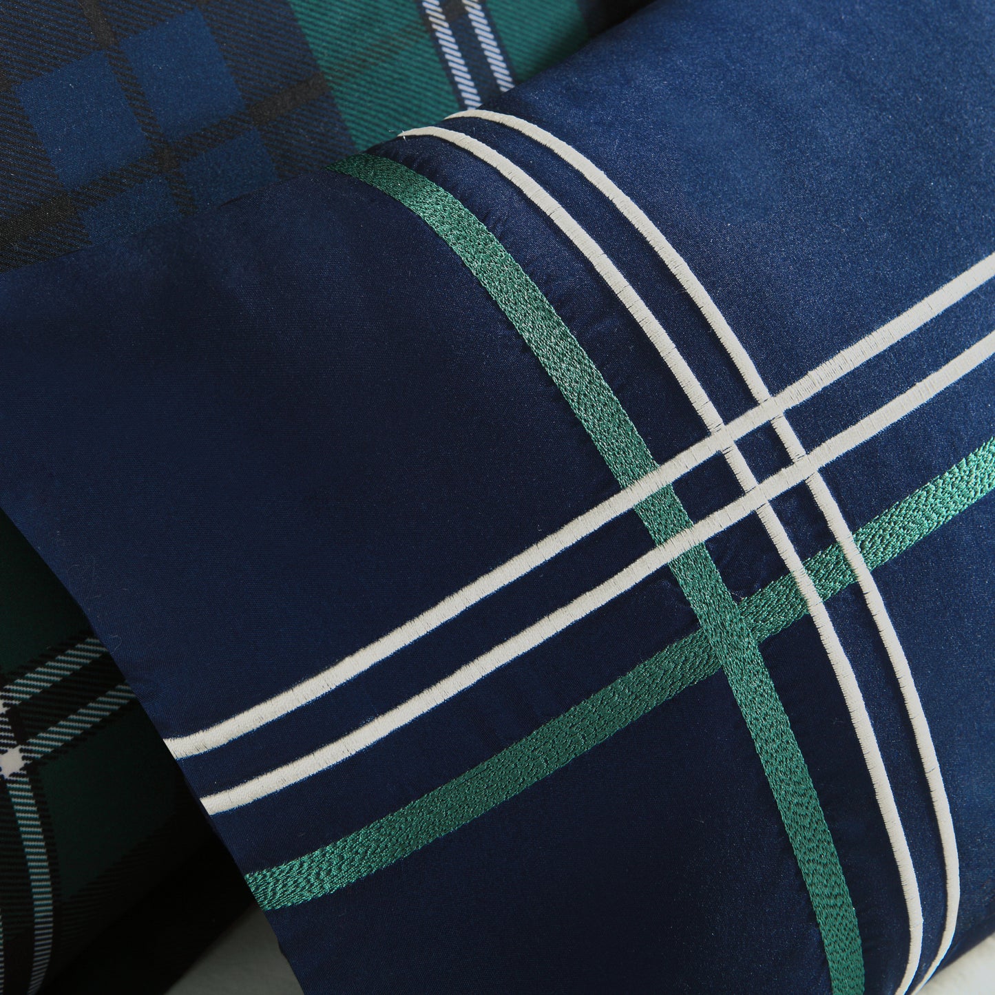 Brody Comforter Set