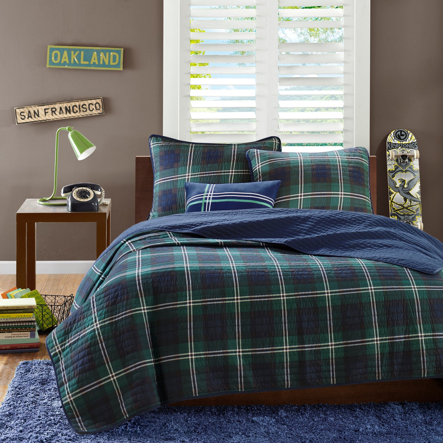 Brody Reversible Quilt Set with Throw Pillow