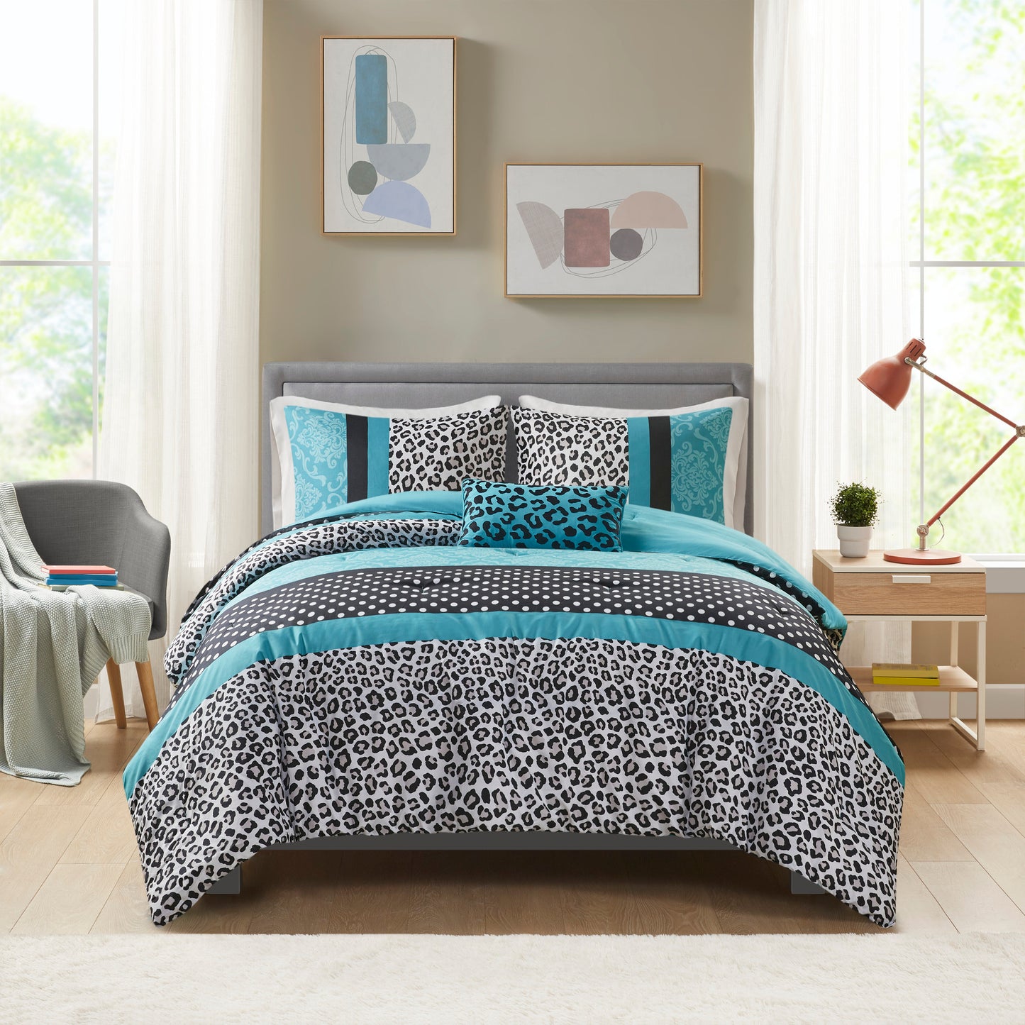 Chloe Comforter Set