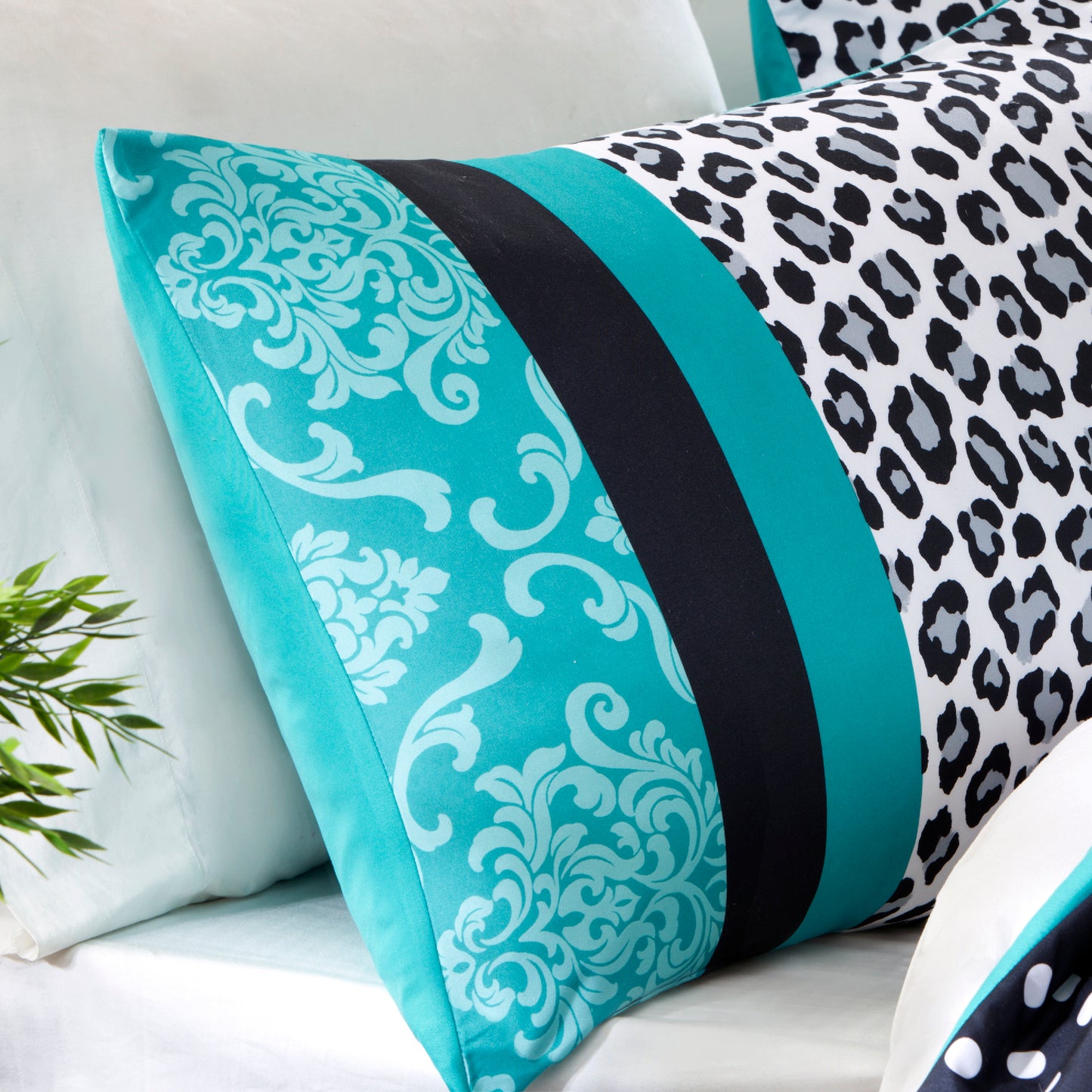 Chloe Comforter Set