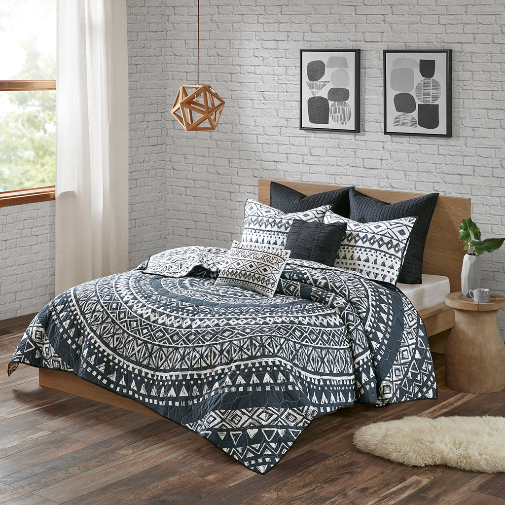Larisa 7 Piece Reversible Cotton Quilt Set with Euro Shams and Throw Pillows