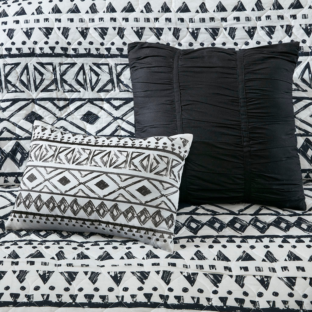 Larisa 7 Piece Reversible Cotton Quilt Set with Euro Shams and Throw Pillows